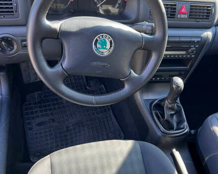 Черный Шкода Октавия, объемом двигателя 1.6 л и пробегом 234 тыс. км за 5200 $, фото 6 на Automoto.ua