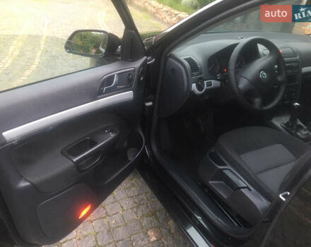 Черный Шкода Октавия, объемом двигателя 1.6 л и пробегом 223 тыс. км за 6300 $, фото 8 на Automoto.ua