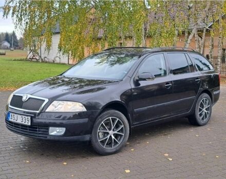 Черный Шкода Октавия, объемом двигателя 2 л и пробегом 215 тыс. км за 1750 $, фото 2 на Automoto.ua