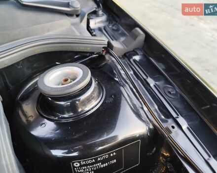Черный Шкода Октавия, объемом двигателя 1.6 л и пробегом 183 тыс. км за 6999 $, фото 71 на Automoto.ua