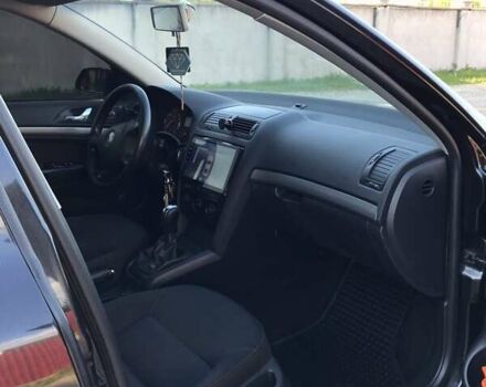 Черный Шкода Октавия, объемом двигателя 1.9 л и пробегом 300 тыс. км за 7500 $, фото 7 на Automoto.ua