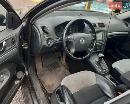 Чорний Шкода Октавія, об'ємом двигуна 2 л та пробігом 321 тис. км за 2800 $, фото 2 на Automoto.ua