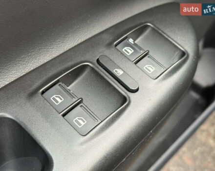 Черный Шкода Октавия, объемом двигателя 2 л и пробегом 196 тыс. км за 7850 $, фото 29 на Automoto.ua