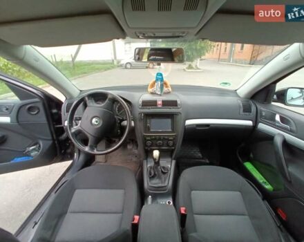 Черный Шкода Октавия, объемом двигателя 1.6 л и пробегом 285 тыс. км за 6500 $, фото 6 на Automoto.ua