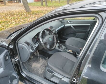 Черный Шкода Октавия, объемом двигателя 1.9 л и пробегом 312 тыс. км за 5750 $, фото 4 на Automoto.ua