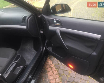 Черный Шкода Октавия, объемом двигателя 1.6 л и пробегом 223 тыс. км за 6300 $, фото 12 на Automoto.ua