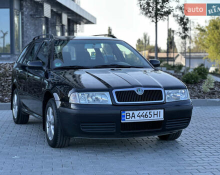 Черный Шкода Октавия, объемом двигателя 1.6 л и пробегом 260 тыс. км за 6500 $, фото 1 на Automoto.ua