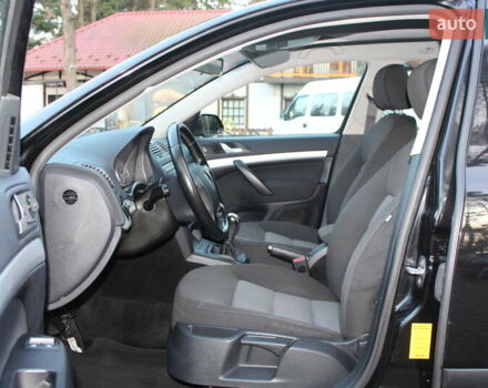 Черный Шкода Октавия, объемом двигателя 1.6 л и пробегом 215 тыс. км за 6390 $, фото 75 на Automoto.ua