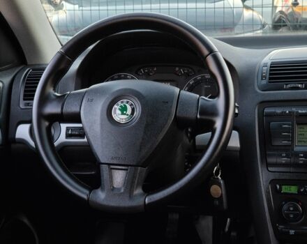 Черный Шкода Октавия, объемом двигателя 1.6 л и пробегом 239 тыс. км за 6955 $, фото 17 на Automoto.ua