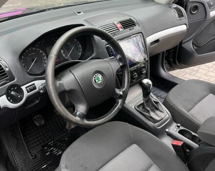 Чорний Шкода Октавія, об'ємом двигуна 1.6 л та пробігом 242 тис. км за 5500 $, фото 7 на Automoto.ua
