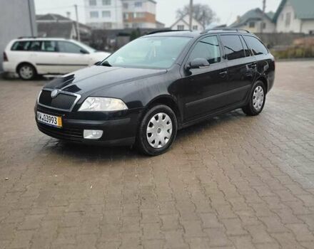 Черный Шкода Октавия, объемом двигателя 1.6 л и пробегом 217 тыс. км за 5900 $, фото 1 на Automoto.ua