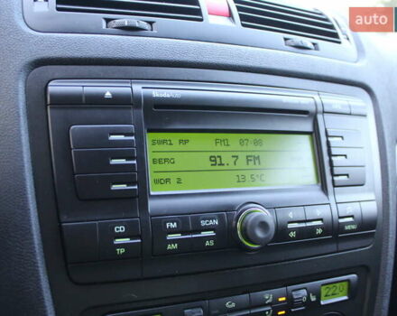 Черный Шкода Октавия, объемом двигателя 1.6 л и пробегом 215 тыс. км за 6390 $, фото 62 на Automoto.ua