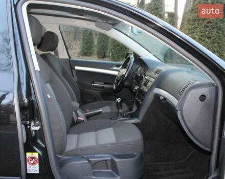 Черный Шкода Октавия, объемом двигателя 1.6 л и пробегом 215 тыс. км за 6390 $, фото 99 на Automoto.ua