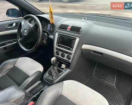 Черный Шкода Октавия, объемом двигателя 2.01 л и пробегом 302 тыс. км за 7200 $, фото 8 на Automoto.ua