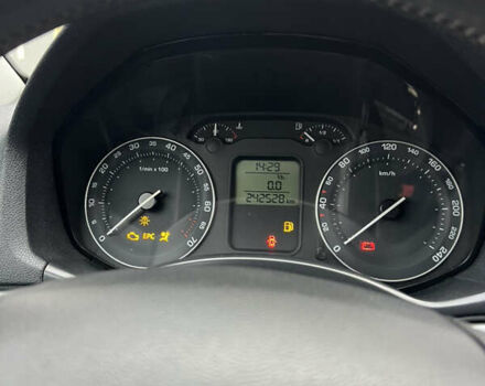 Черный Шкода Октавия, объемом двигателя 1.6 л и пробегом 242 тыс. км за 5500 $, фото 9 на Automoto.ua