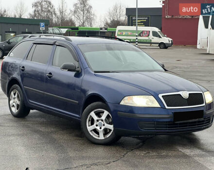 Черный Шкода Октавия, объемом двигателя 1.6 л и пробегом 246 тыс. км за 5500 $, фото 2 на Automoto.ua