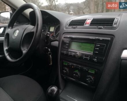 Чорний Шкода Октавія, об'ємом двигуна 1.6 л та пробігом 201 тис. км за 5800 $, фото 1 на Automoto.ua