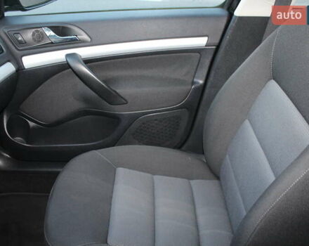 Черный Шкода Октавия, объемом двигателя 1.6 л и пробегом 215 тыс. км за 6390 $, фото 68 на Automoto.ua