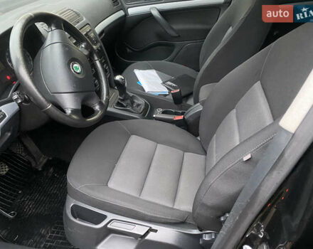 Черный Шкода Октавия, объемом двигателя 1.6 л и пробегом 230 тыс. км за 6800 $, фото 12 на Automoto.ua