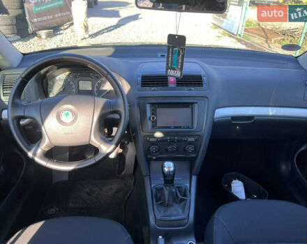 Чорний Шкода Октавія, об'ємом двигуна 1.6 л та пробігом 243 тис. км за 7499 $, фото 6 на Automoto.ua