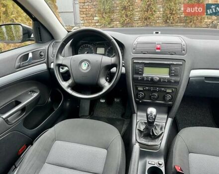 Черный Шкода Октавия, объемом двигателя 1.6 л и пробегом 198 тыс. км за 6700 $, фото 155 на Automoto.ua