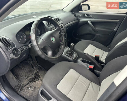 Черный Шкода Октавия, объемом двигателя 1.6 л и пробегом 246 тыс. км за 5500 $, фото 11 на Automoto.ua