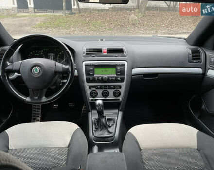 Черный Шкода Октавия, объемом двигателя 2 л и пробегом 291 тыс. км за 7400 $, фото 9 на Automoto.ua