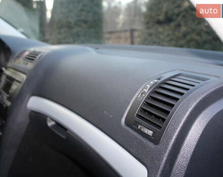 Черный Шкода Октавия, объемом двигателя 1.6 л и пробегом 215 тыс. км за 6390 $, фото 104 на Automoto.ua