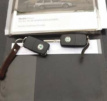 Черный Шкода Октавия, объемом двигателя 1.97 л и пробегом 394 тыс. км за 5500 $, фото 16 на Automoto.ua