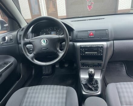 Черный Шкода Октавия, объемом двигателя 1.6 л и пробегом 201 тыс. км за 5900 $, фото 4 на Automoto.ua