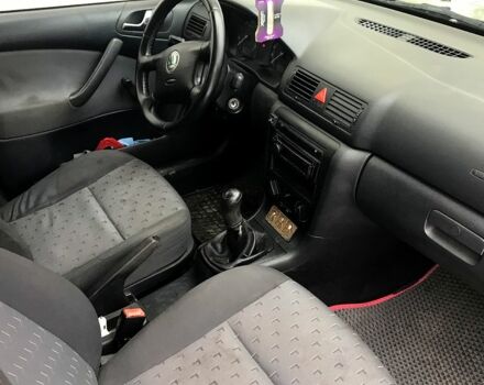 Черный Шкода Октавия, объемом двигателя 16 л и пробегом 245 тыс. км за 5000 $, фото 4 на Automoto.ua