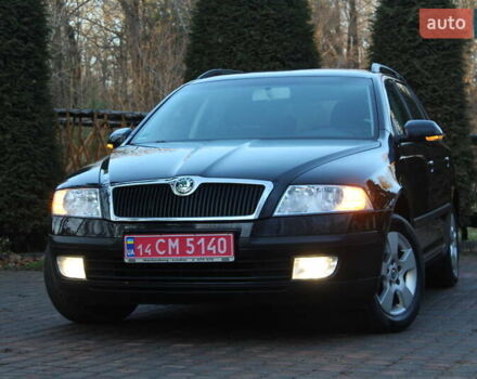 Черный Шкода Октавия, объемом двигателя 1.6 л и пробегом 215 тыс. км за 6390 $, фото 2 на Automoto.ua