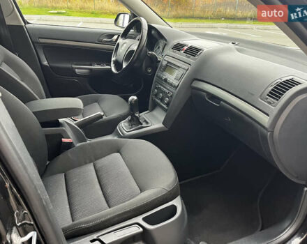 Чорний Шкода Октавія, об'ємом двигуна 1.8 л та пробігом 149 тис. км за 7399 $, фото 79 на Automoto.ua