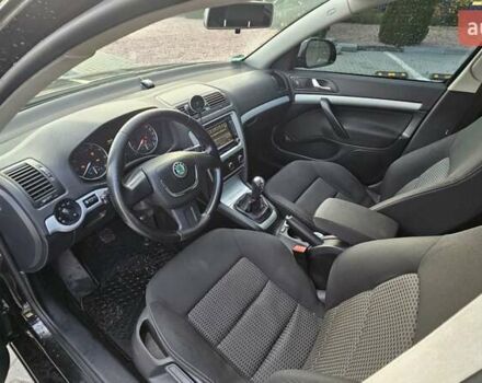 Черный Шкода Октавия, объемом двигателя 1.8 л и пробегом 216 тыс. км за 7700 $, фото 4 на Automoto.ua