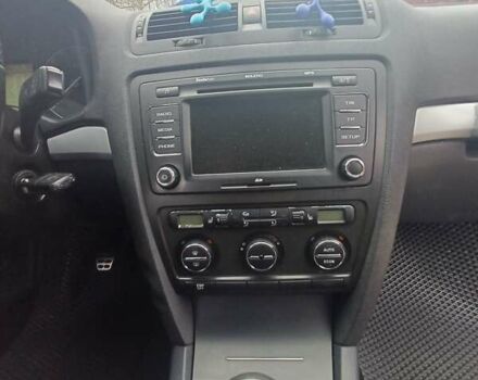 Черный Шкода Октавия, объемом двигателя 2 л и пробегом 312 тыс. км за 6800 $, фото 13 на Automoto.ua