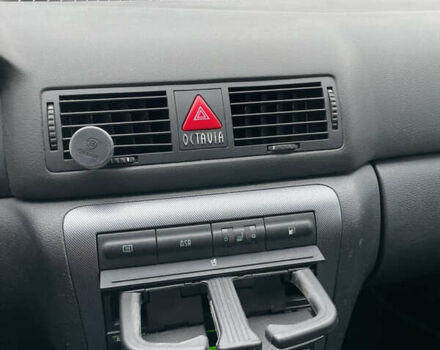 Чорний Шкода Октавія, об'ємом двигуна 1.6 л та пробігом 223 тис. км за 6300 $, фото 12 на Automoto.ua