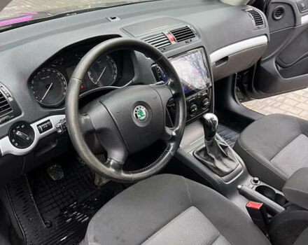 Черный Шкода Октавия, объемом двигателя 1.6 л и пробегом 242 тыс. км за 5500 $, фото 11 на Automoto.ua