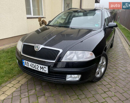 Черный Шкода Октавия, объемом двигателя 1.6 л и пробегом 230 тыс. км за 6800 $, фото 1 на Automoto.ua