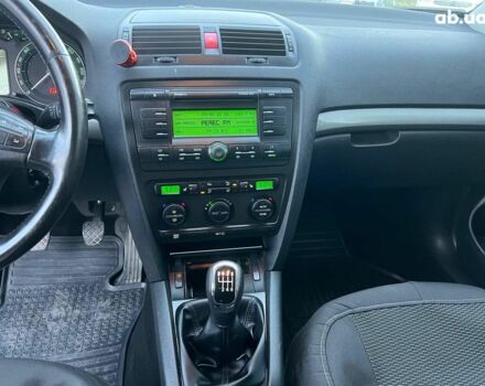 Чорний Шкода Октавія, об'ємом двигуна 2 л та пробігом 307 тис. км за 6990 $, фото 25 на Automoto.ua