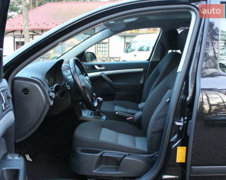 Черный Шкода Октавия, объемом двигателя 1.6 л и пробегом 215 тыс. км за 6390 $, фото 76 на Automoto.ua