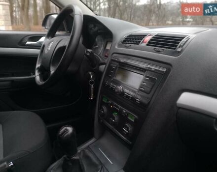 Чорний Шкода Октавія, об'ємом двигуна 1.6 л та пробігом 201 тис. км за 5800 $, фото 31 на Automoto.ua