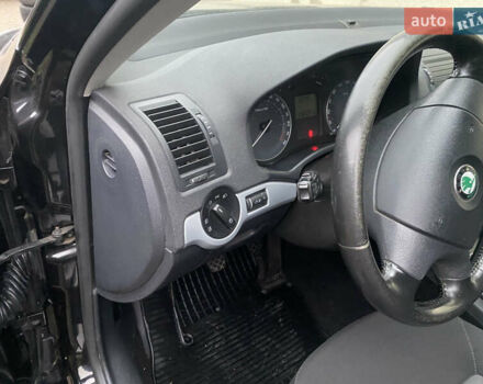 Черный Шкода Октавия, объемом двигателя 1.6 л и пробегом 230 тыс. км за 6800 $, фото 14 на Automoto.ua