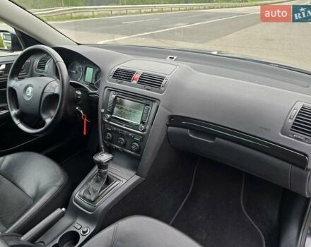 Черный Шкода Октавия, объемом двигателя 2 л и пробегом 245 тыс. км за 9199 $, фото 50 на Automoto.ua