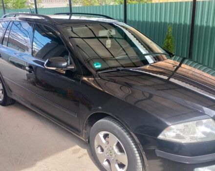 Черный Шкода Октавия, объемом двигателя 1.6 л и пробегом 235 тыс. км за 4800 $, фото 1 на Automoto.ua