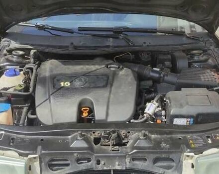 Черный Шкода Октавия, объемом двигателя 1.6 л и пробегом 279 тыс. км за 4900 $, фото 3 на Automoto.ua