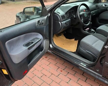 Черный Шкода Октавия, объемом двигателя 1.6 л и пробегом 238 тыс. км за 5500 $, фото 9 на Automoto.ua