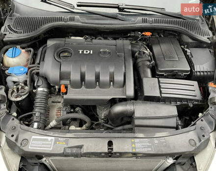 Черный Шкода Октавия, объемом двигателя 2 л и пробегом 291 тыс. км за 7400 $, фото 14 на Automoto.ua