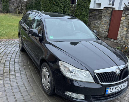 Черный Шкода Октавия, объемом двигателя 1.6 л и пробегом 250 тыс. км за 9300 $, фото 1 на Automoto.ua