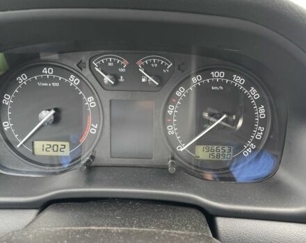 Черный Шкода Октавия, объемом двигателя 1.6 л и пробегом 201 тыс. км за 5650 $, фото 1 на Automoto.ua