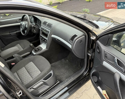 Черный Шкода Октавия, объемом двигателя 1.6 л и пробегом 219 тыс. км за 7200 $, фото 8 на Automoto.ua